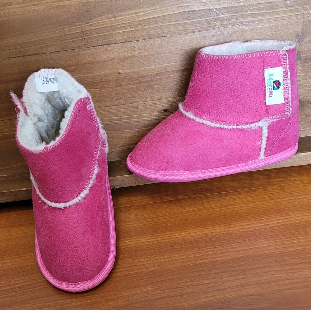 Riley Roos Pink Cater Sherpa Booties 18-24 Months